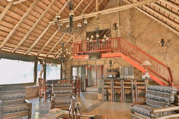 Tshukudiba Game Lodge Tom Burke Luaran gambar